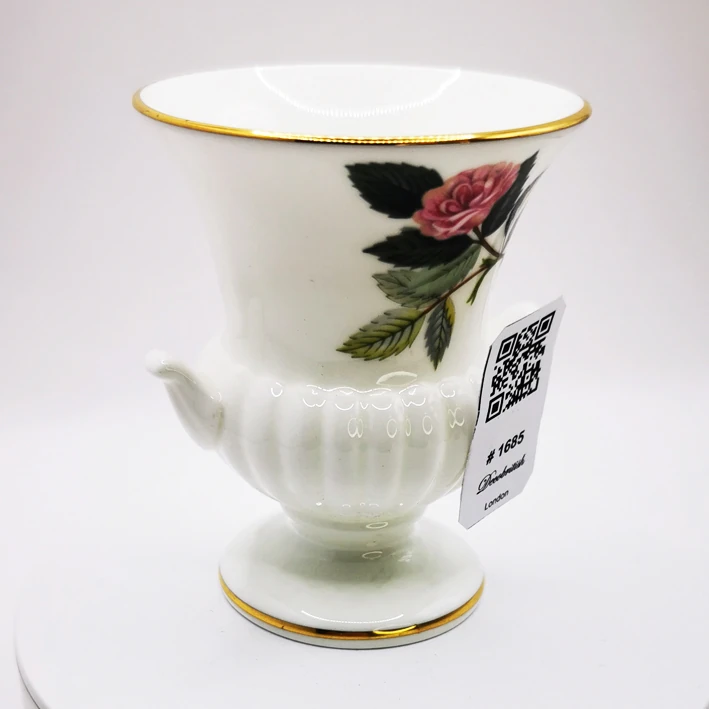 Wedgwood Hathaway Rose Miniature Collectible Vase – English Elegance, Decorative Porcelain Object