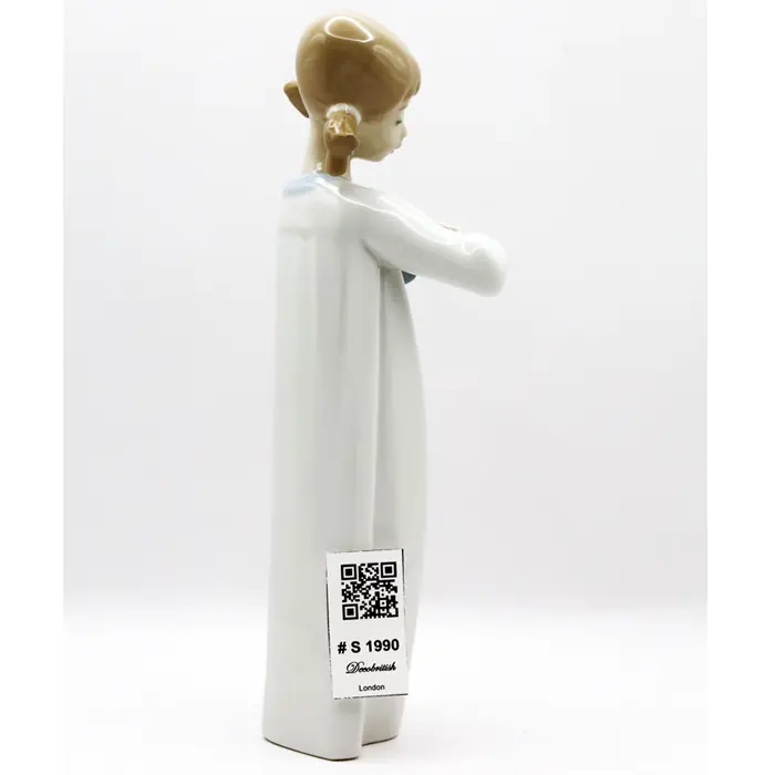 Lladro (No. 4871) “Girl with Guitar” Porcelain Figurine – H: 22 cm