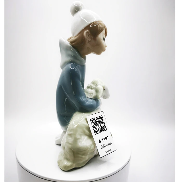 Lladro “Shepherd Boy with Lamb” Biblo