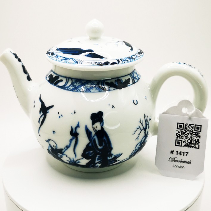 V&A Worcester Porcelain Teapot – Handcrafted Collector's Piece