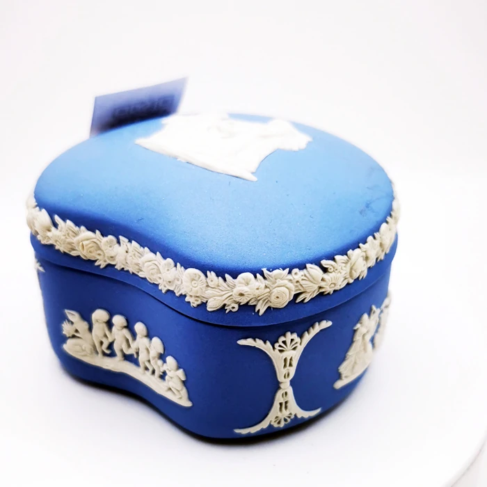 Wedgewood Kidney Şeklinde Bonboniyer - Zarif Tasarım (5 cm Yükseklik, 8 cm Genişlik)