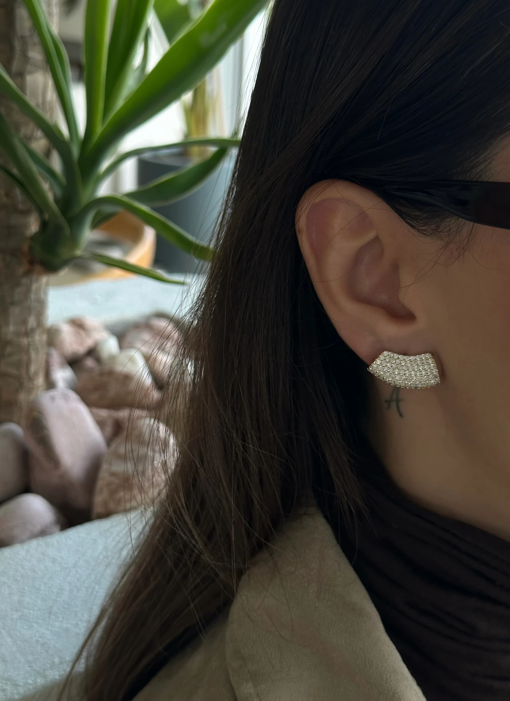 Zirkon taşlı tasarım küpe 