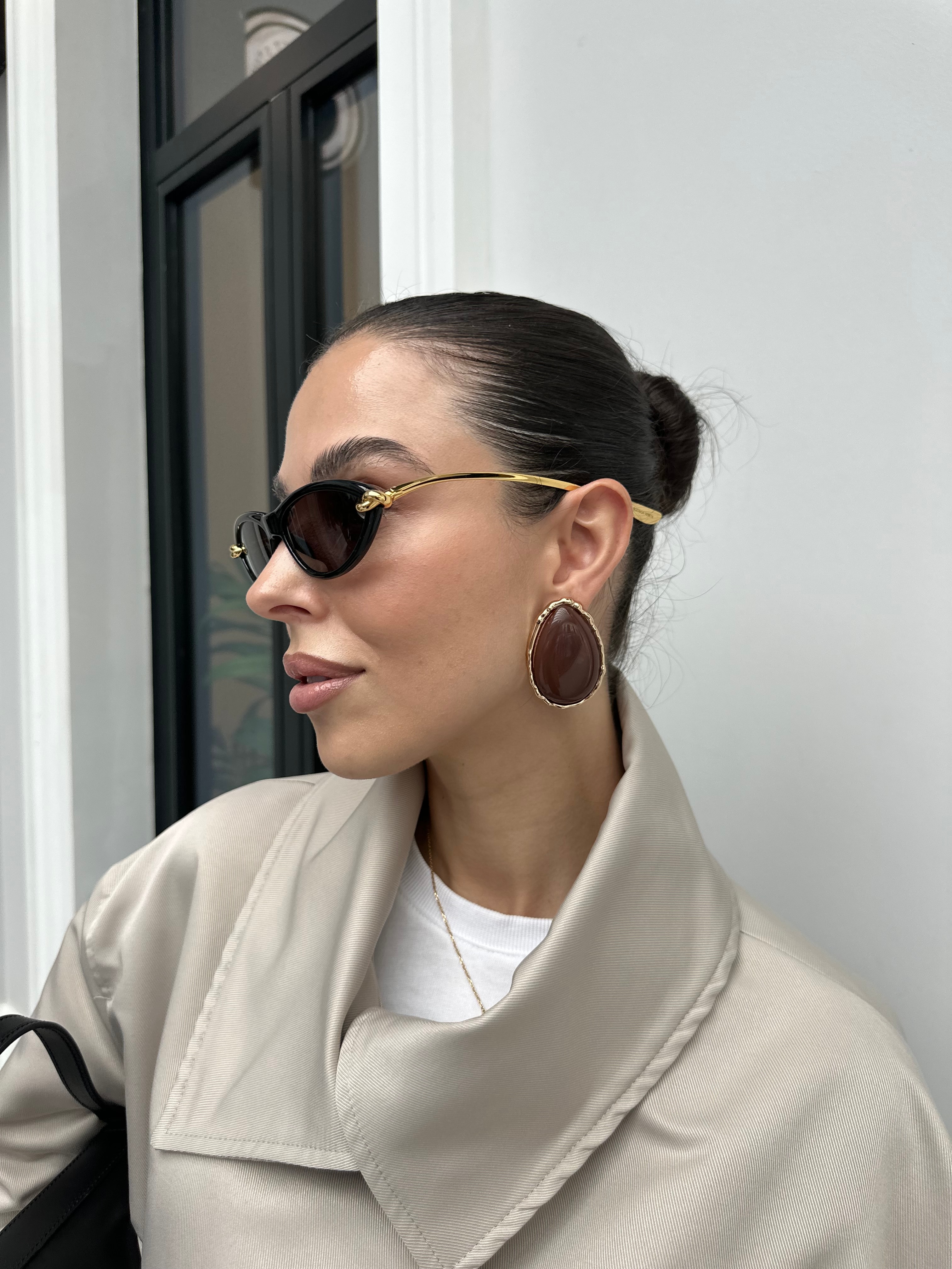 Kahve mineli asimetrik küpe 