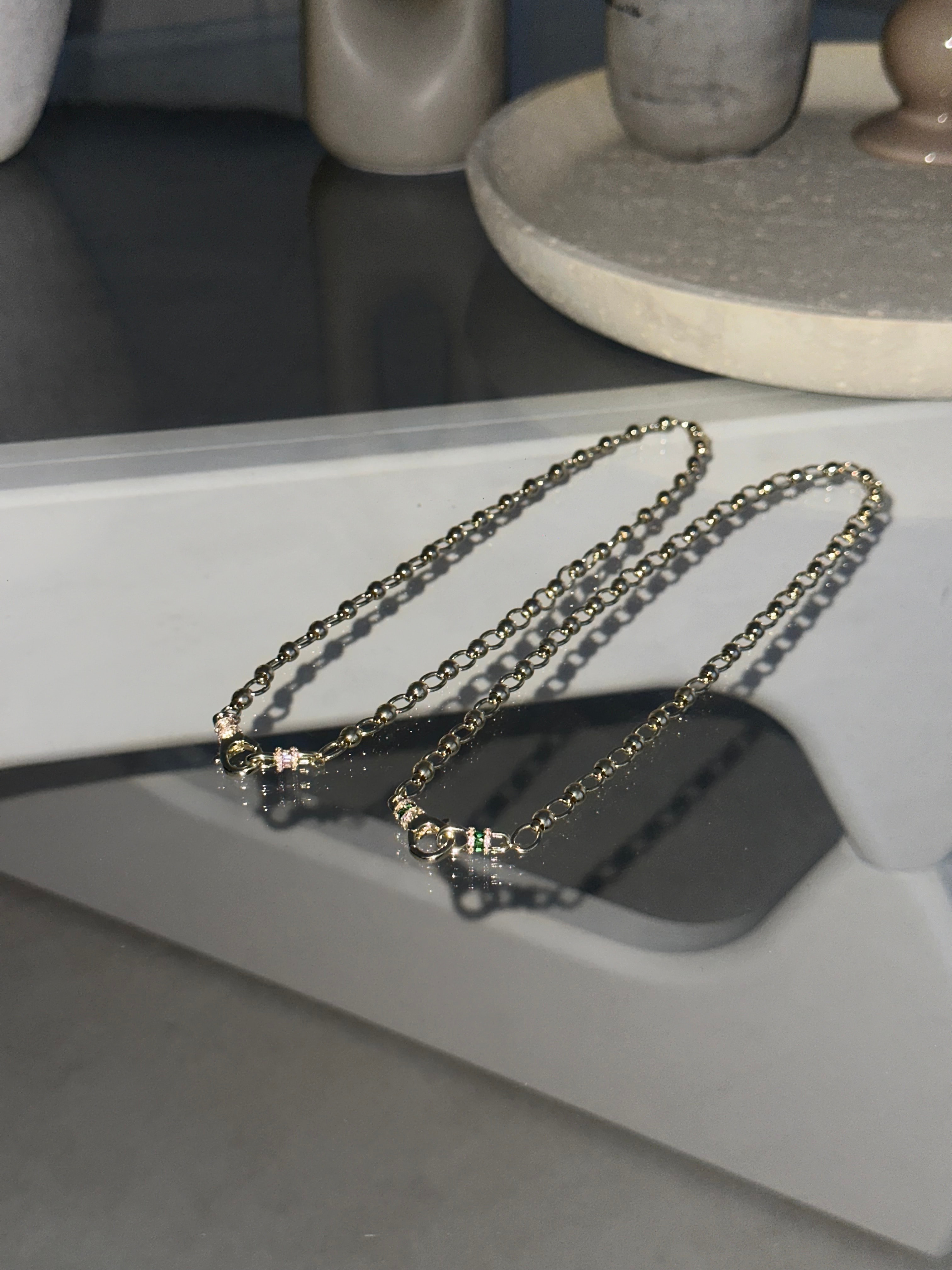 Gold taşlı kilit detaylı kolye 