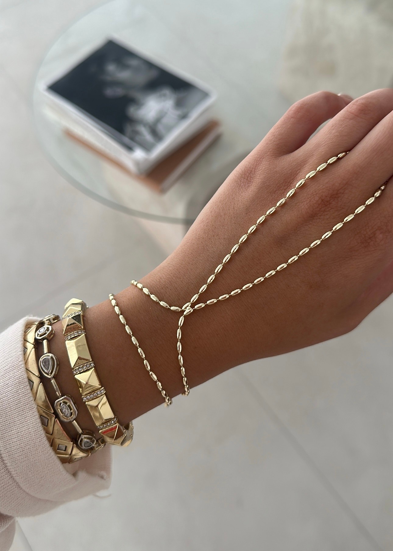 Gold boncuk şahmeran