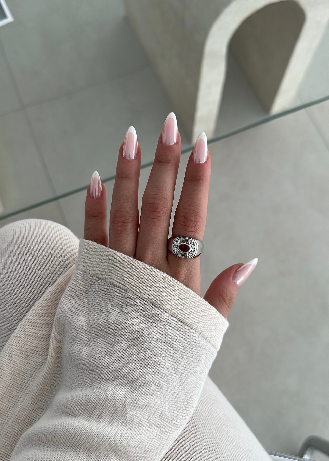 Pembe taşlı silver renk yüzük 