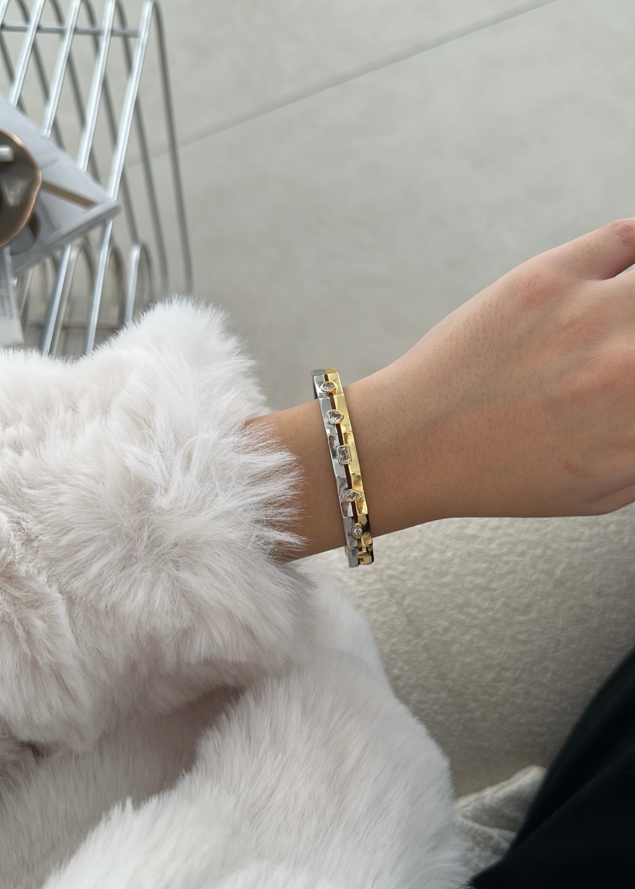 Gold silver taş detaylı kelepçe 