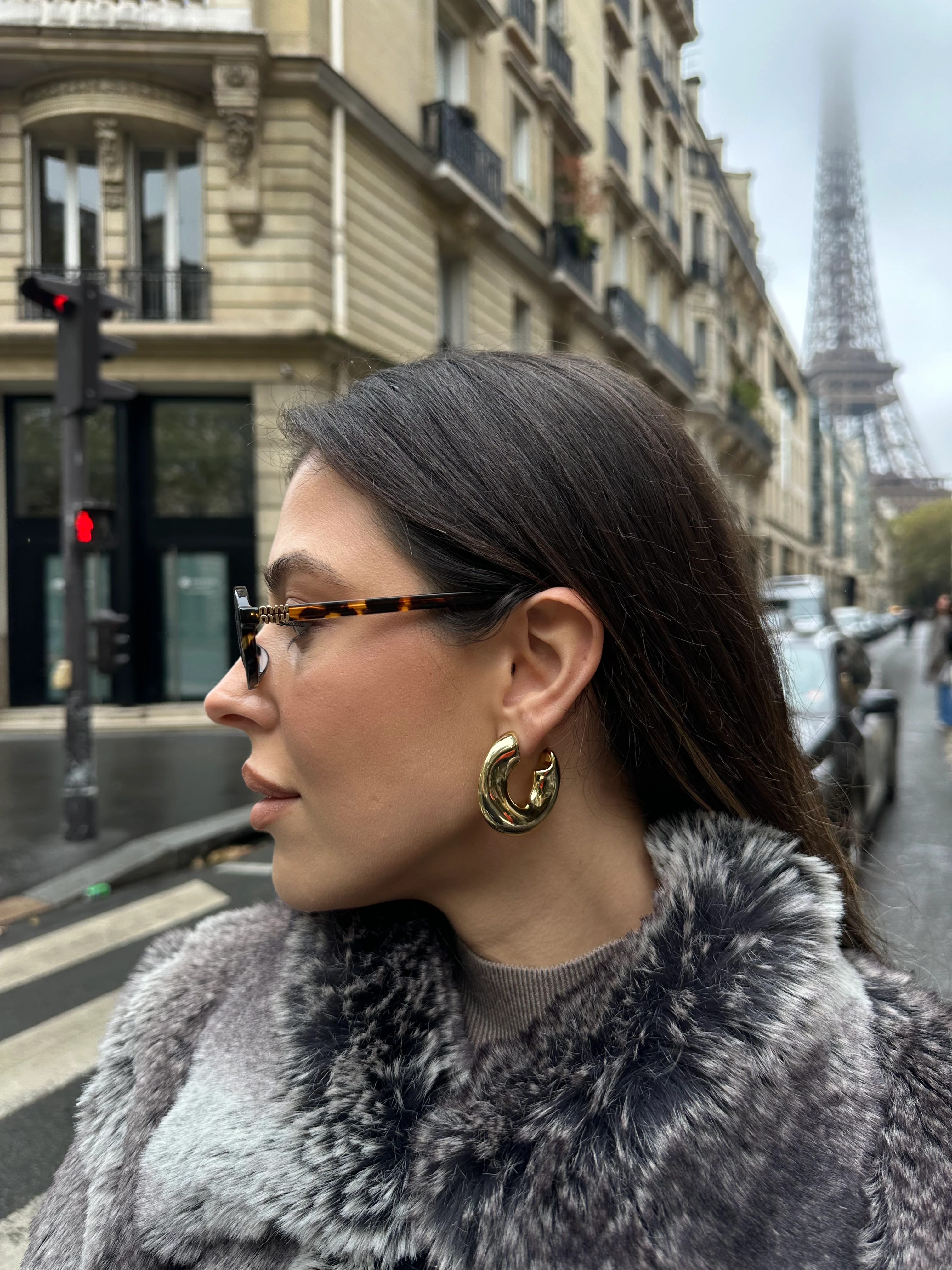 Asimetrik hafif halka küpe 