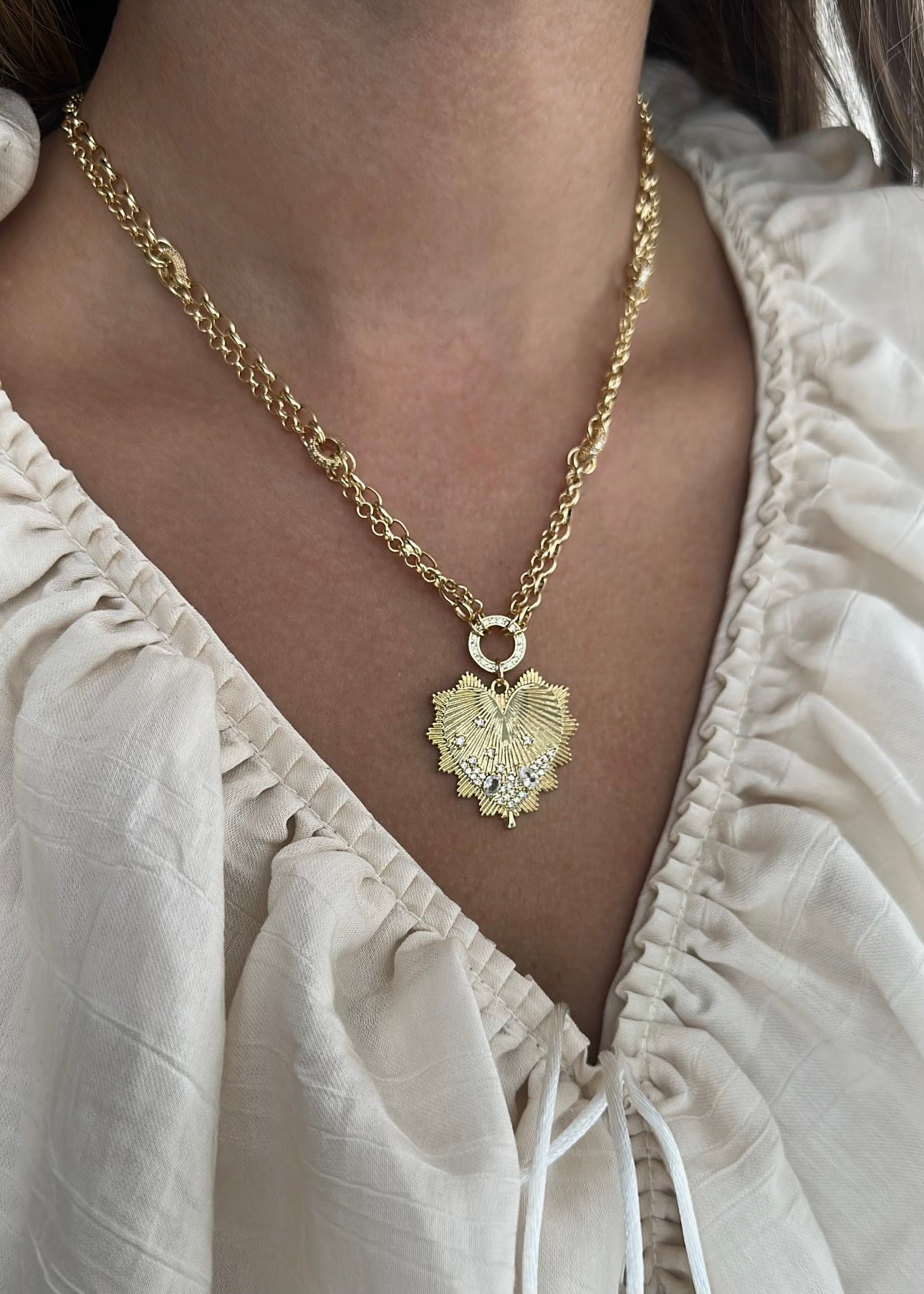 Özel zincir kalp detaylı kolye