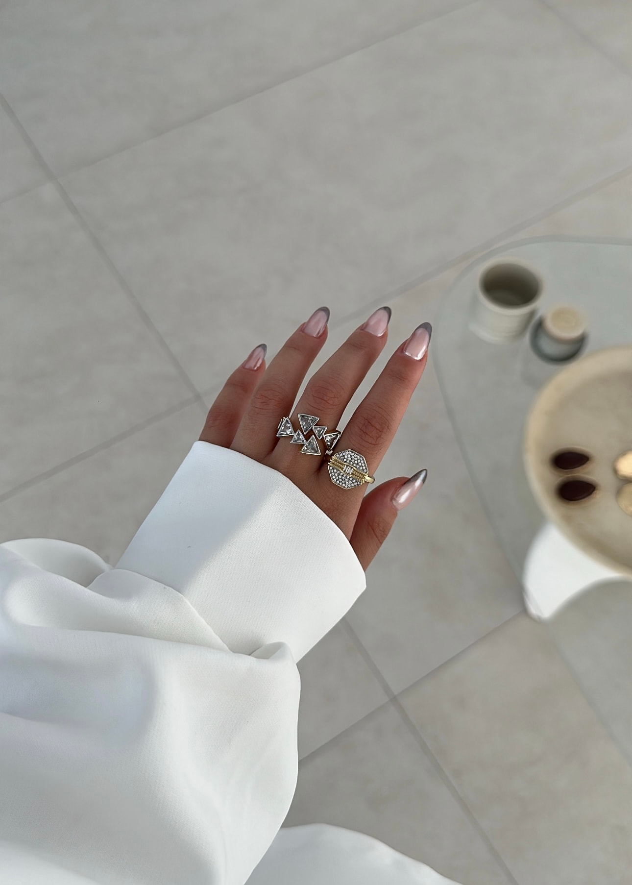 Üçgen taş detaylı yüzük 2