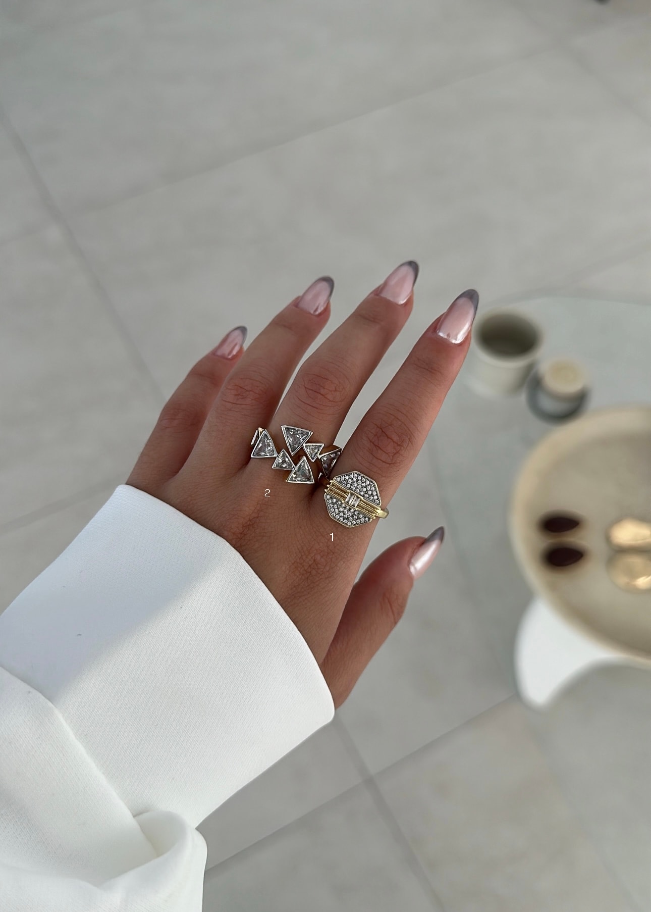 Üçgen taş detaylı yüzük 2