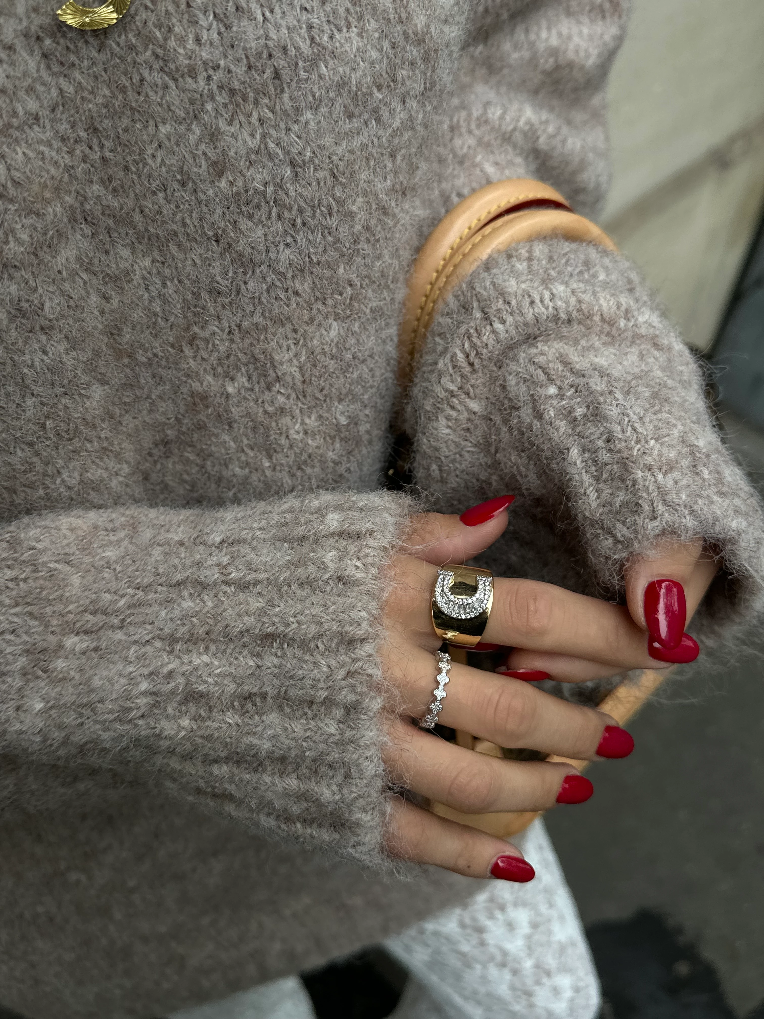 Zirkon taşlı silver yonca yüzük 