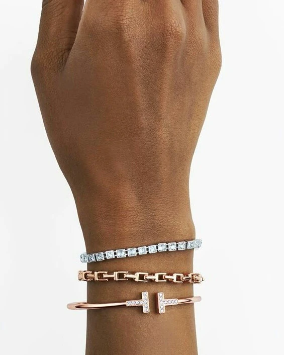 Taş detaylı marka model bileklik 