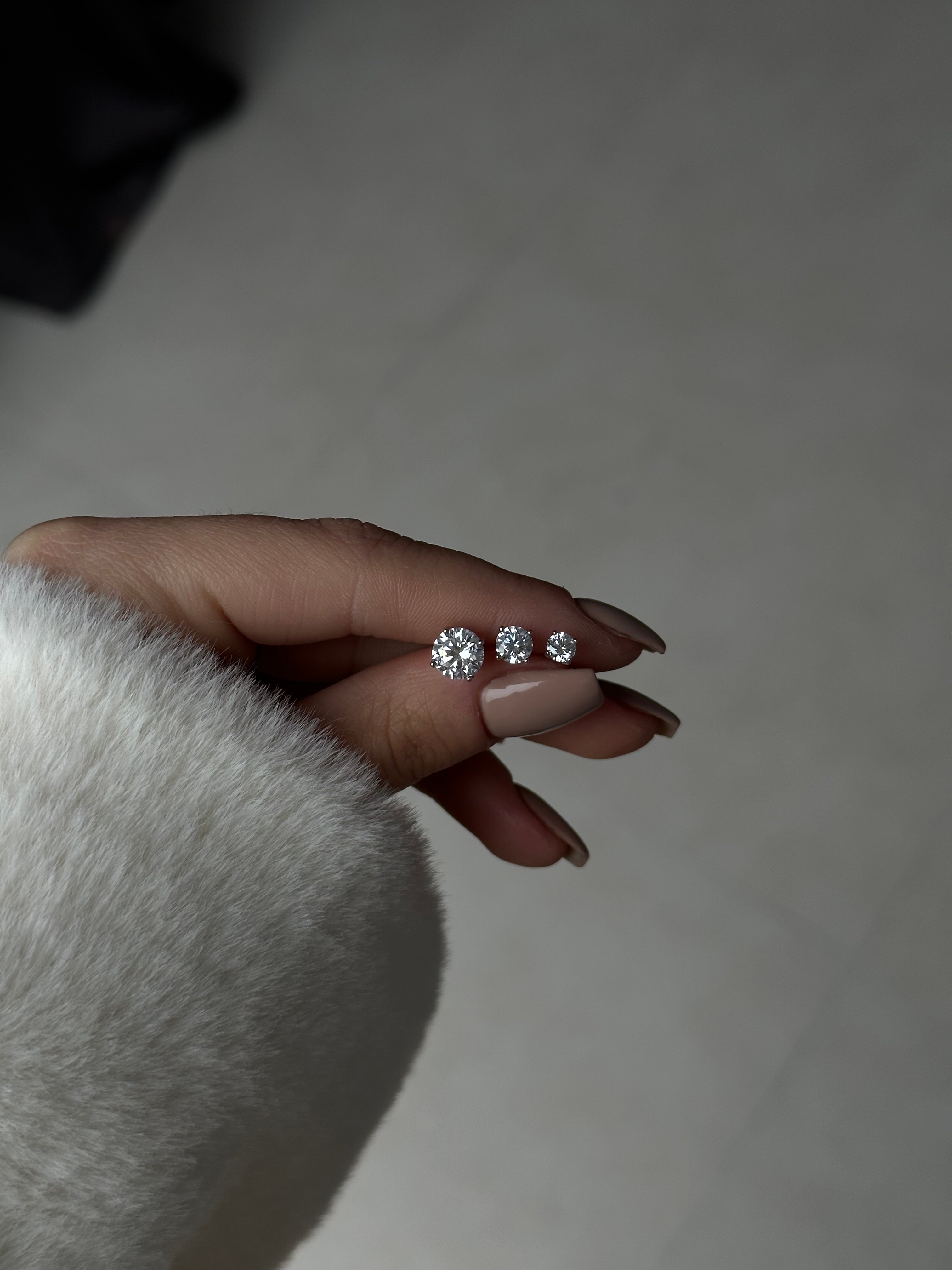 Küçük boy silver tektaş küpe 3