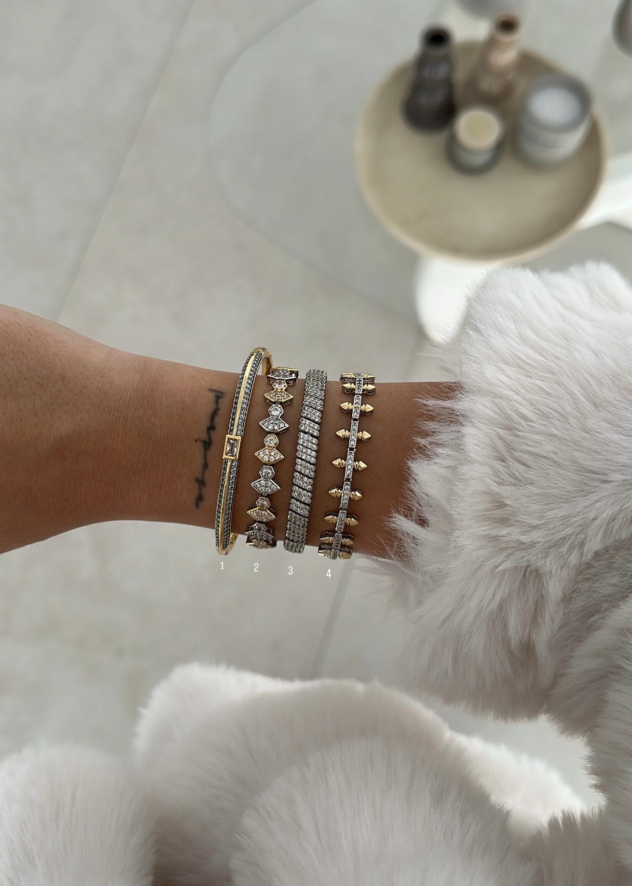 Silver taşlı yanları gold bileklik 3