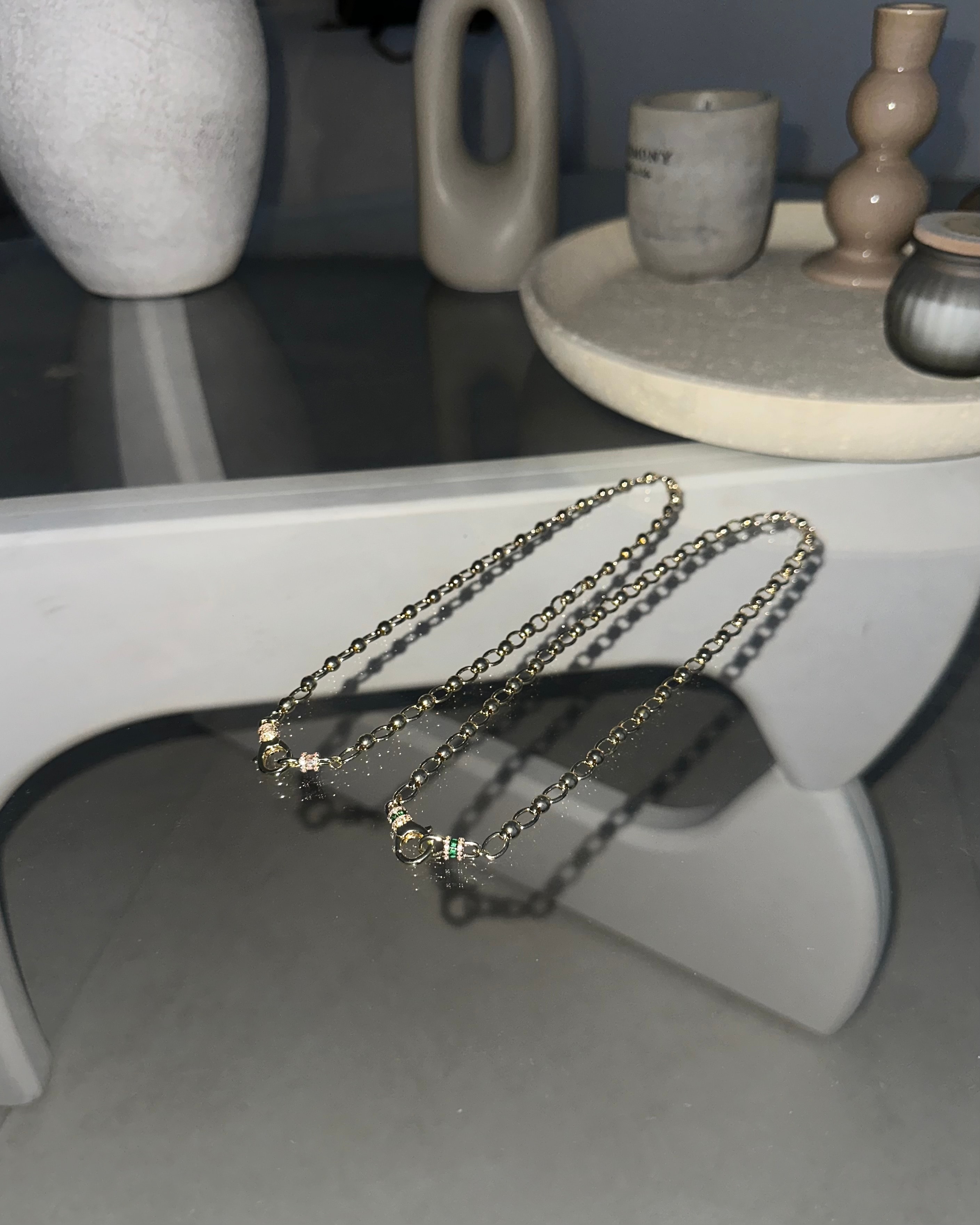 Gold taşlı kilit detaylı kolye 