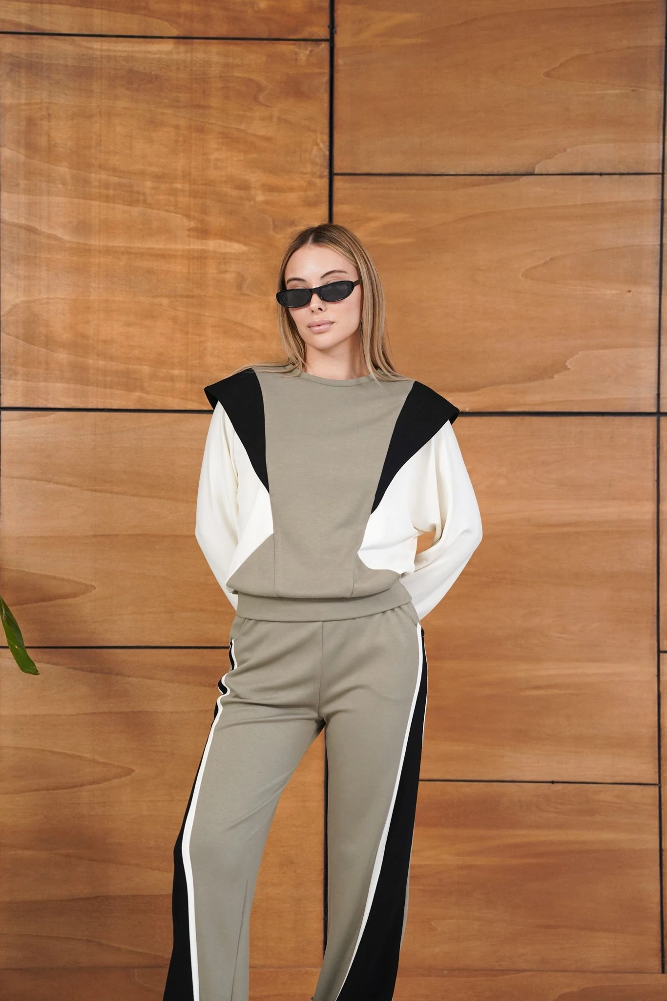 Cemo Renk Bloklu Bordo Siyah Beyaz Spor Takımı - Vizon