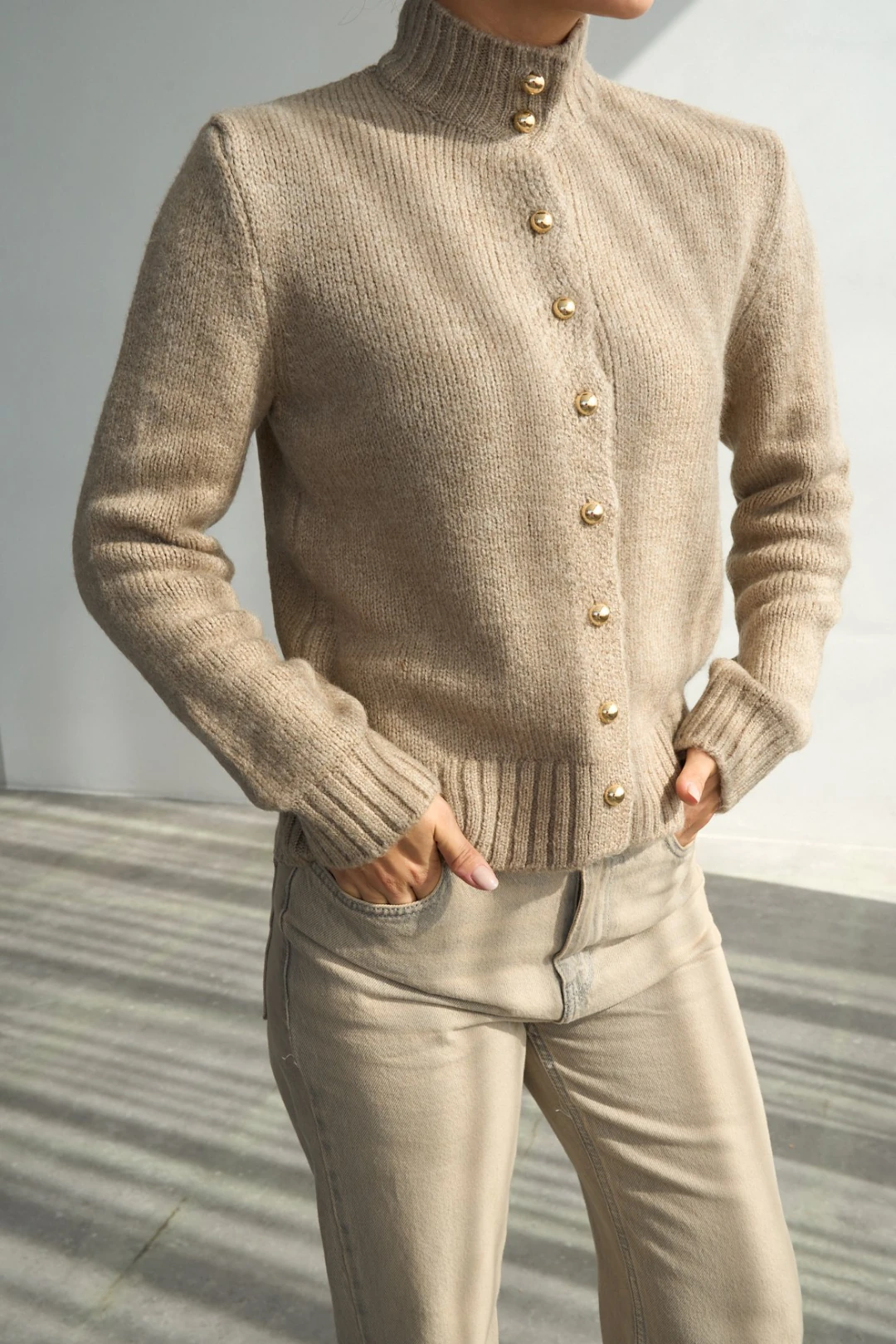 Yakalı ve Gold Düğmeli Triko Hırka Ceket - Krem