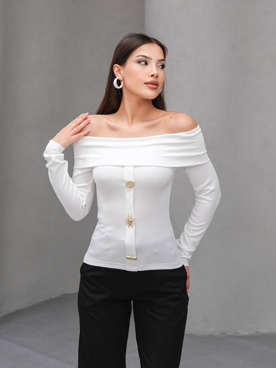 MADONNA YAKA ÜÇ DÜĞMELİ BLUZ - Ekru