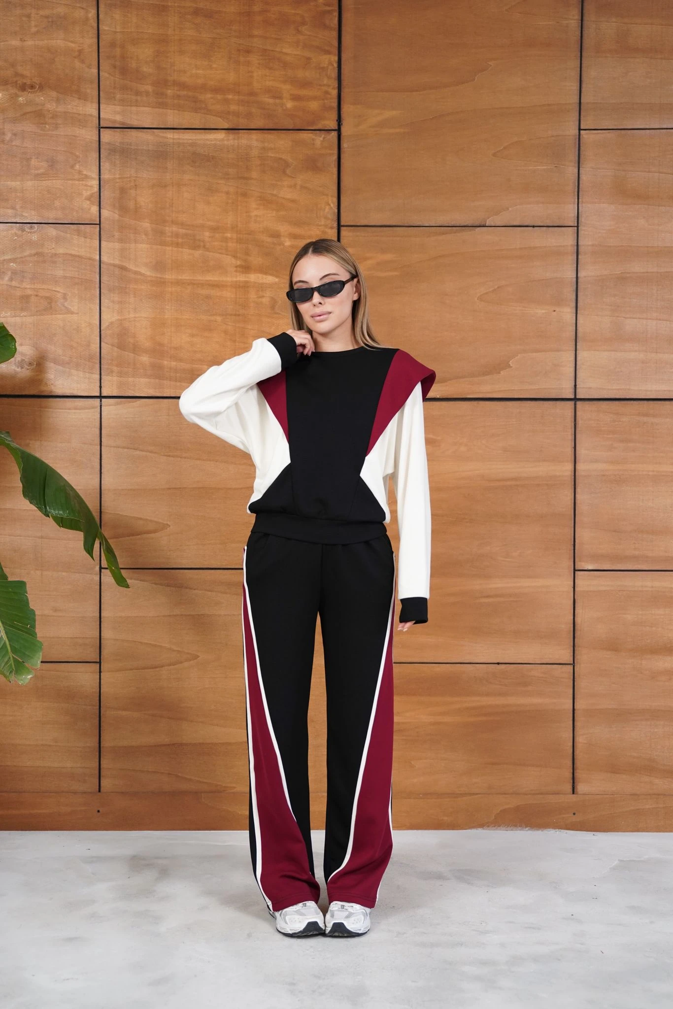 Cemo Renk Bloklu Bordo Siyah Beyaz Spor Takımı - Siyah-Bordo-Beyaz