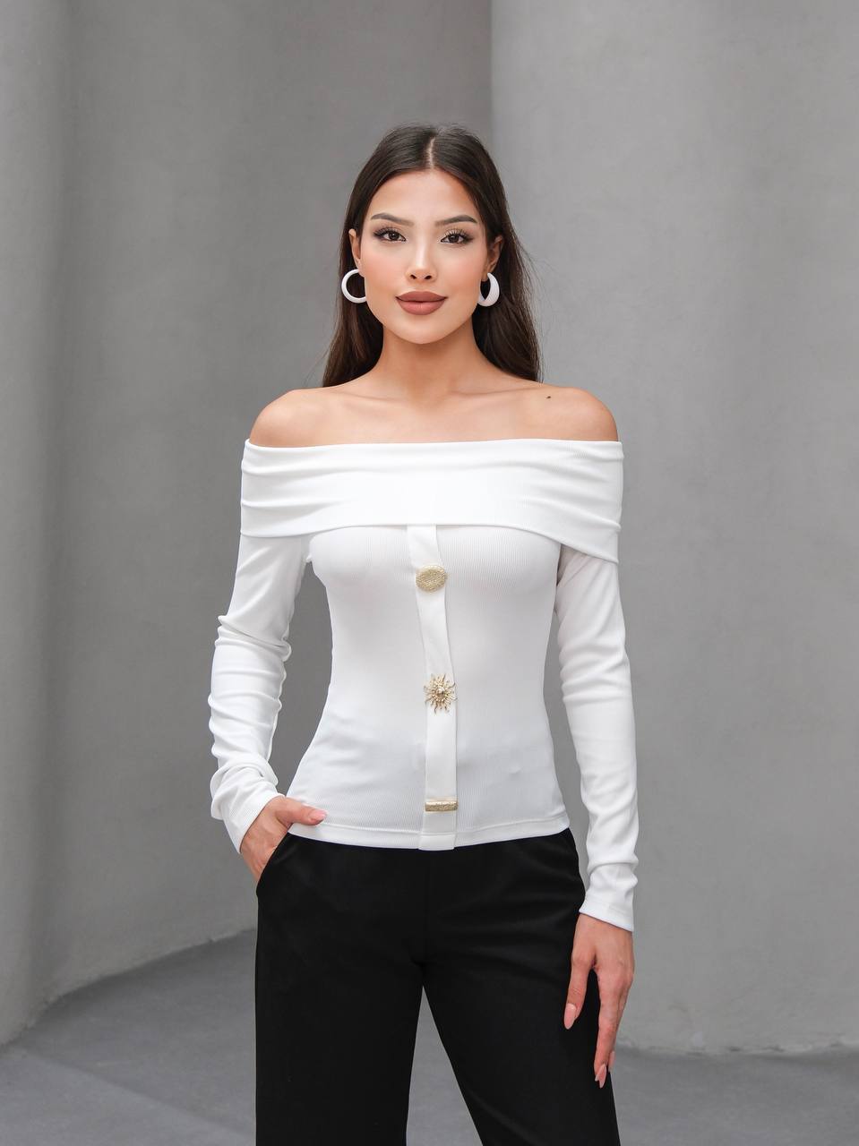 MADONNA YAKA ÜÇ DÜĞMELİ BLUZ - Ekru