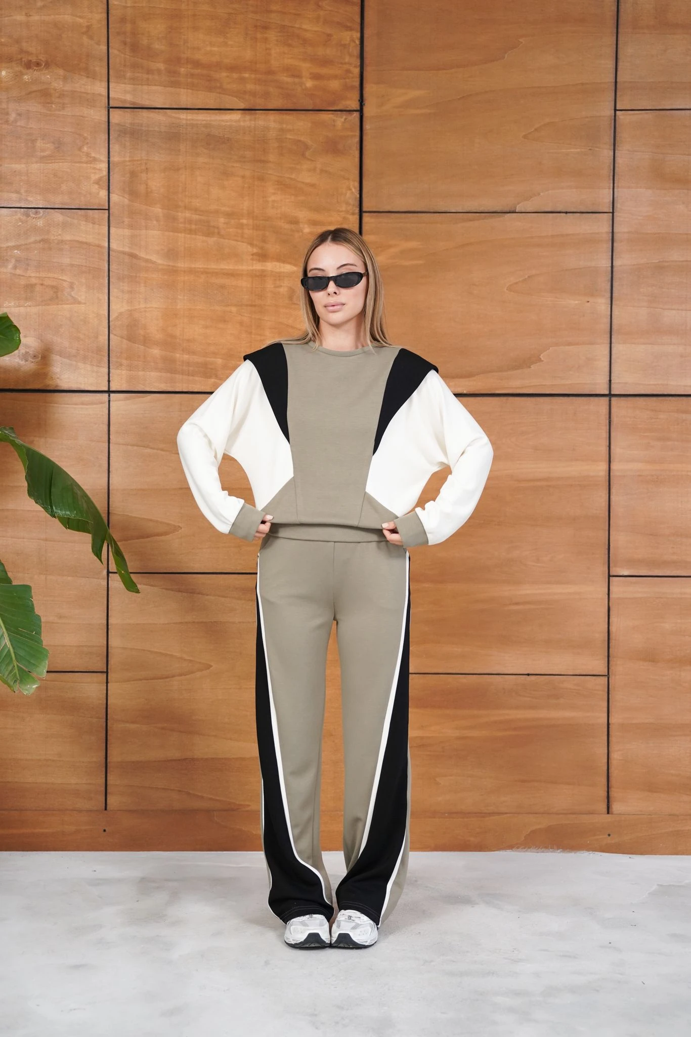 Cemo Renk Bloklu Bordo Siyah Beyaz Spor Takımı