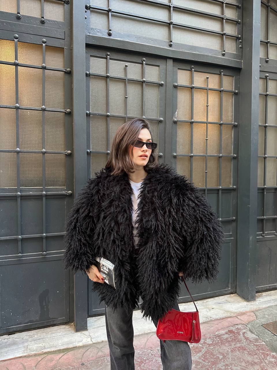 Deve Tüylü Teddy Kürk Büyük Boy Mont - Siyah