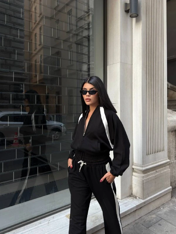 TAŞLI EŞOFMAN TAKIMI