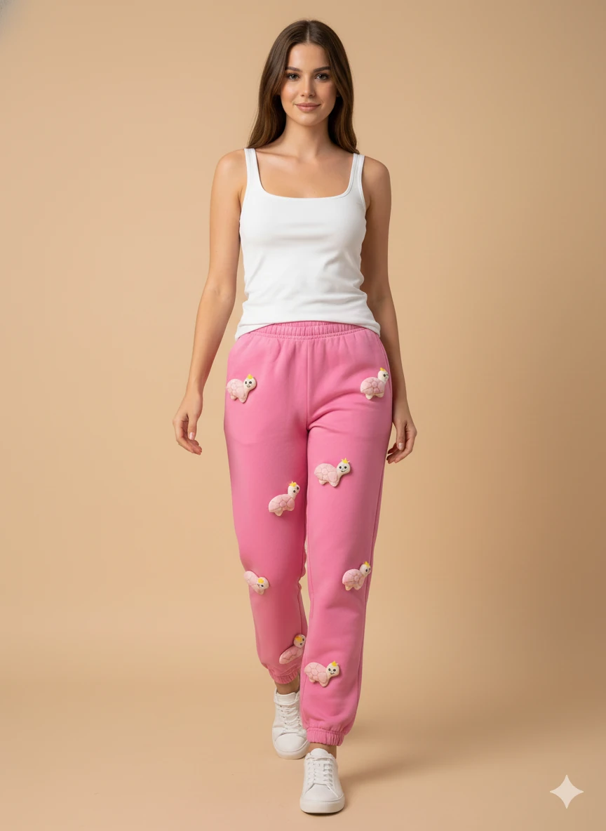 Kadın Canlı Pembe Karakterli 3D Peluş Tosbağa Detaylı Bol Kesim Eşofman Altı