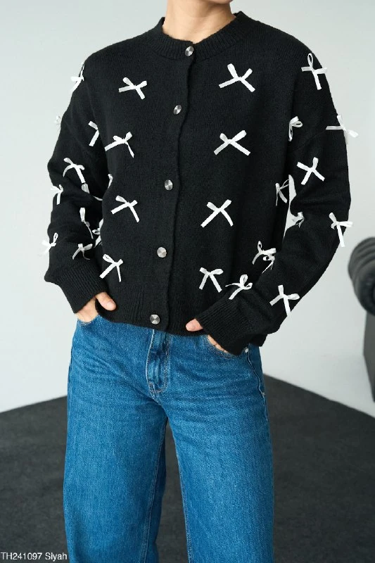 Beyaz Kurdele Fiyonk Detaylı Düğme Kapatmalı Kadın Örgü Hırka