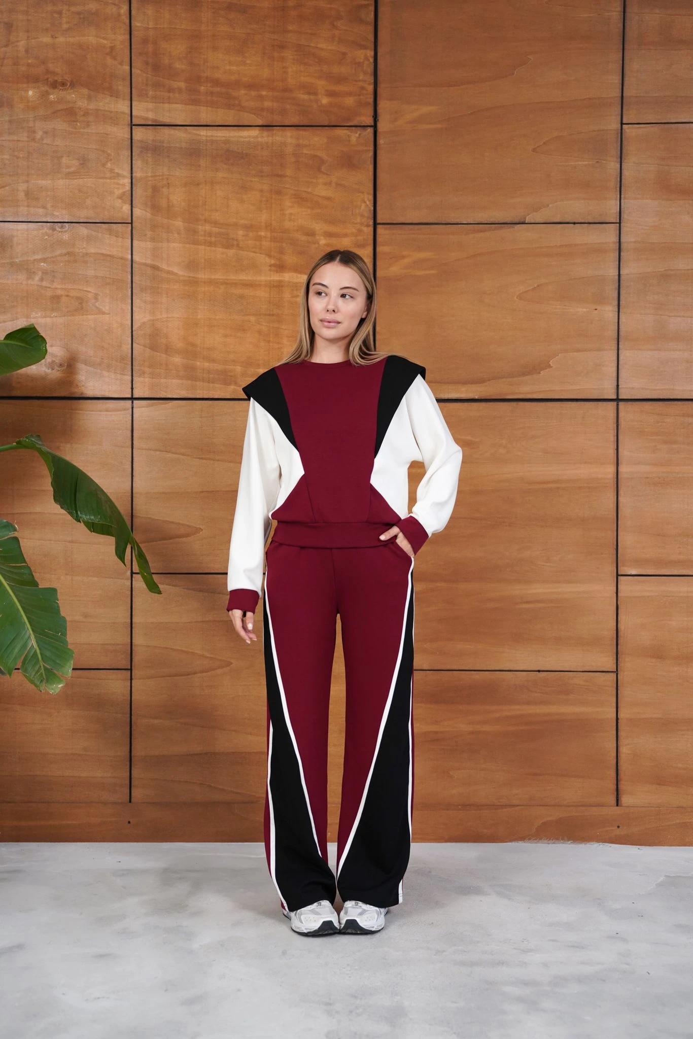 Cemo Renk Bloklu Bordo Siyah Beyaz Spor Takımı - Bordo-Siyah-Beyaz