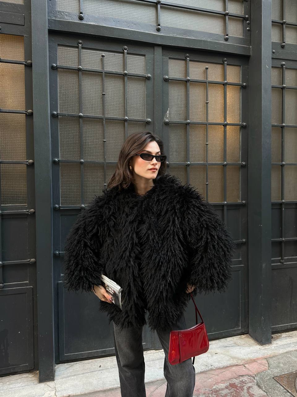 Deve Tüylü Teddy Kürk Büyük Boy Mont - Siyah