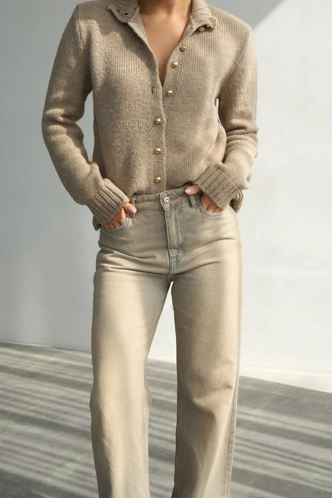 Yakalı ve Gold Düğmeli Triko Hırka Ceket - Krem