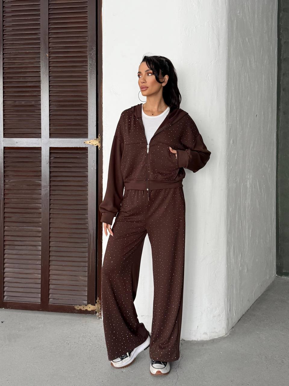 Taş İşlemeli Kapüşonlu Fermuarlı Boru Paça Kadın Eşofman Takımı - Kahverengi