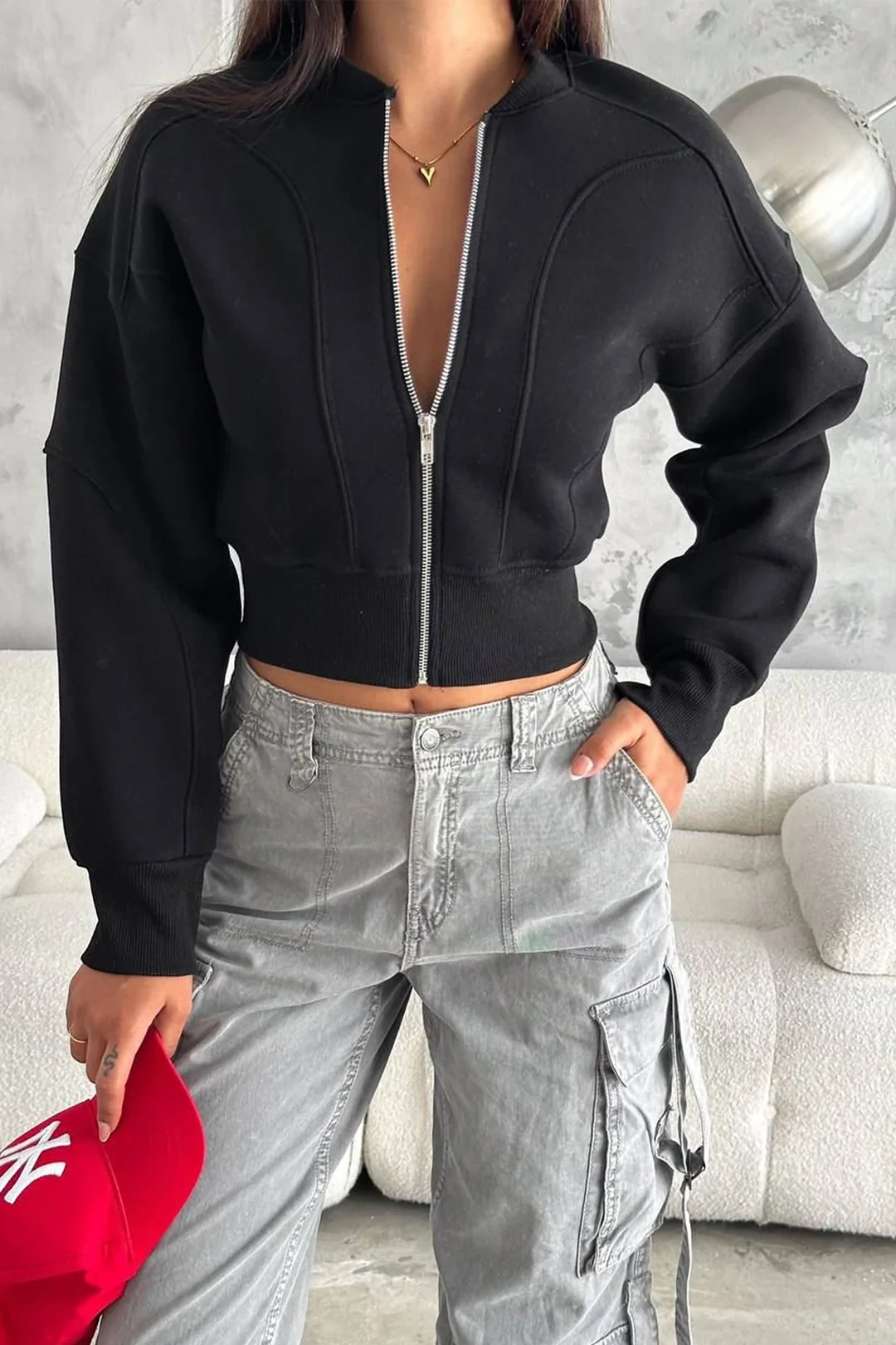 Kadın Fermuarlı Fit Cropped Sweatshirt – Sportif & Şehirli Stil - Siyah