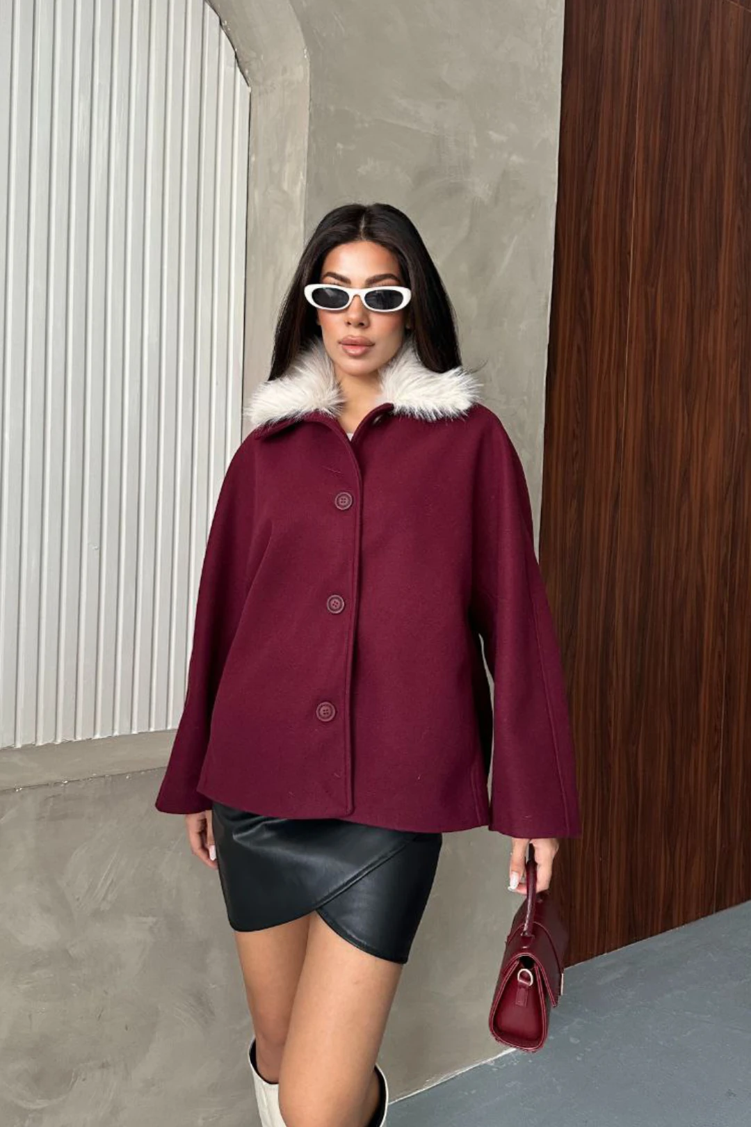 Kadın Bej Kürk Yakalı Kısa Ceket Kaşe Kumaş Oversize Geniş Kol Düğmeli Kışlık - Bordo