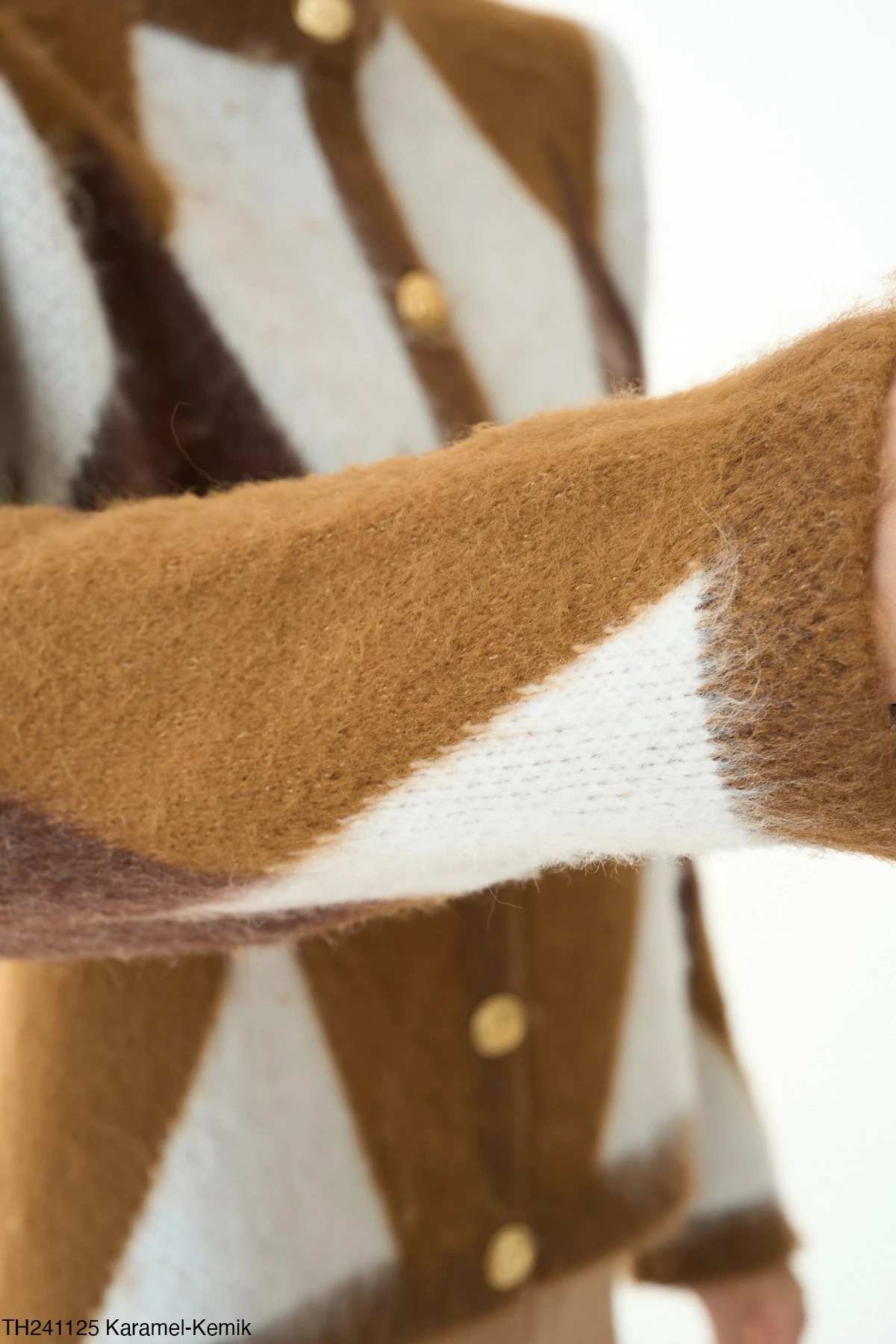 Altın Düğmeli Tüylü Örgü Argyle Hırka Kazak