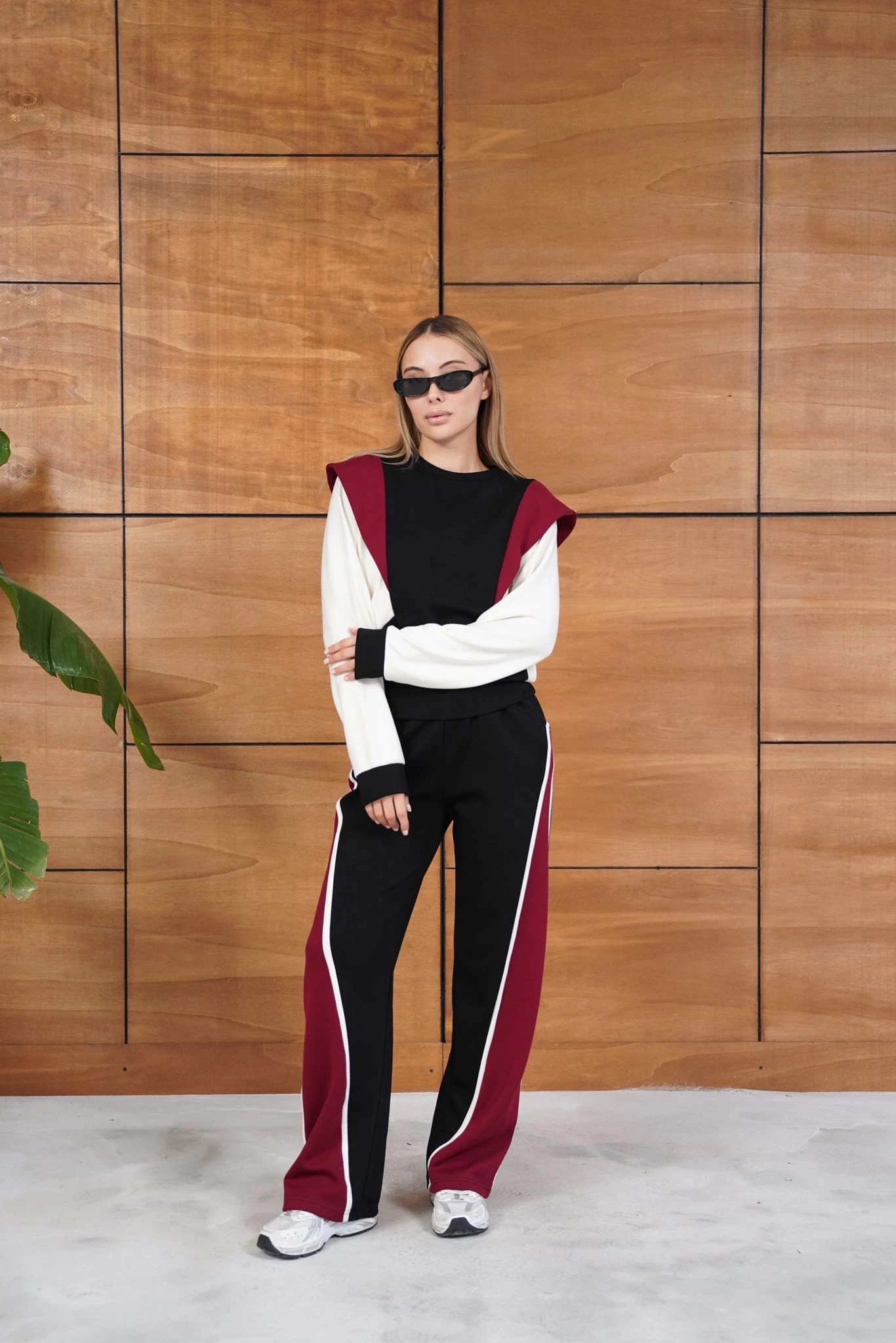 Cemo Renk Bloklu Bordo Siyah Beyaz Spor Takımı - Siyah-Bordo-Beyaz