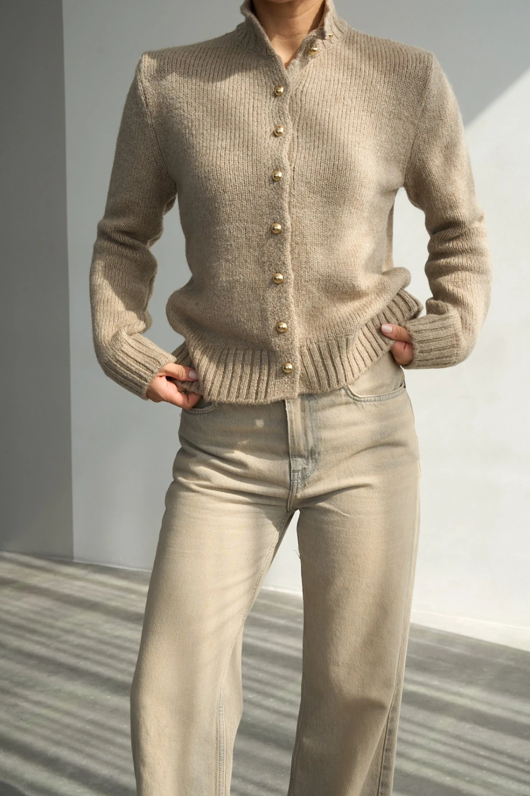 Yakalı ve Gold Düğmeli Triko Hırka Ceket - Krem