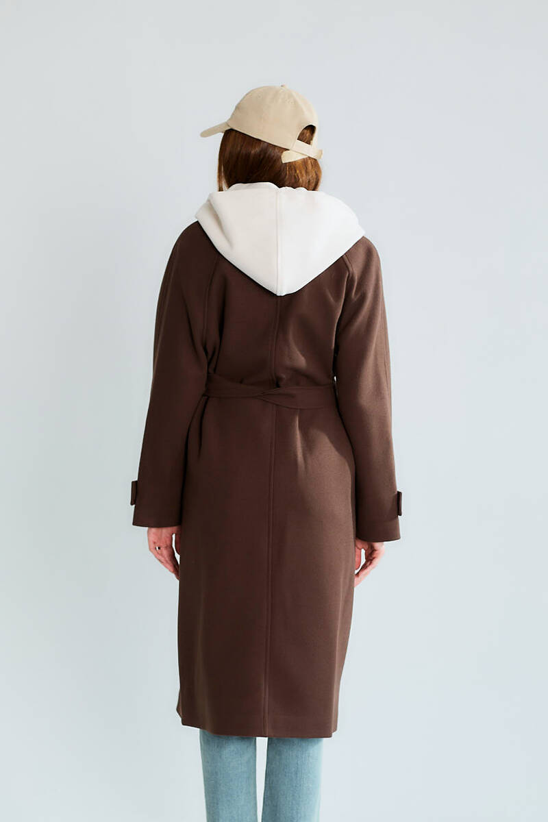 KADIN KAPŞONLU KEMERLİ DÜĞMELİ KABAN