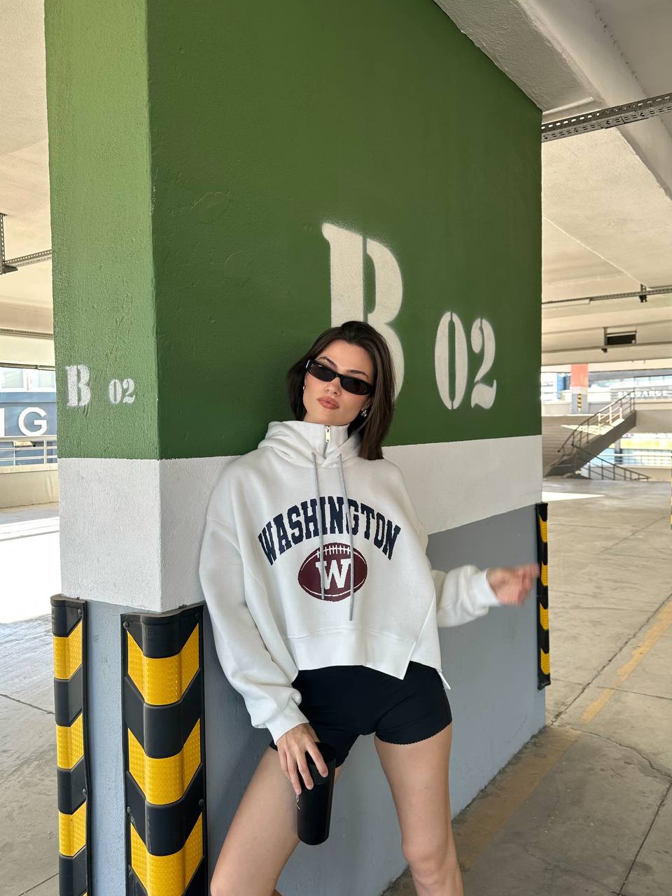 Kadın Kapüşonlu, Dik Yaka Fermuarlı, Crop-Kısa, Bol-Oversize, Önü Yazı Baskılı, Haki, Sweatshirt - BEYAZ