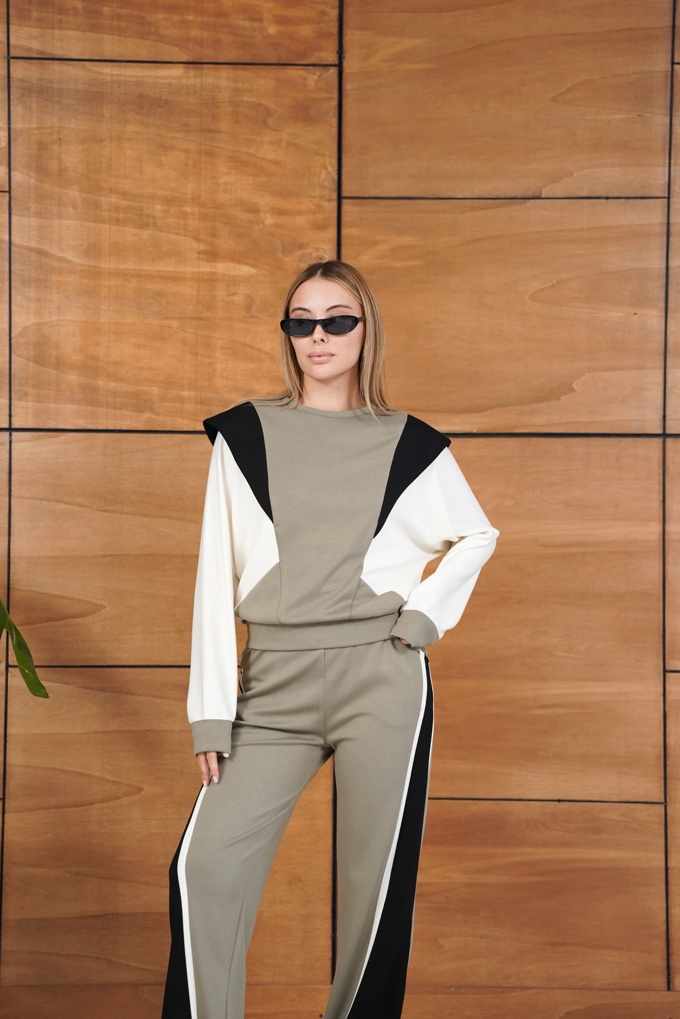 Cemo Renk Bloklu Bordo Siyah Beyaz Spor Takımı