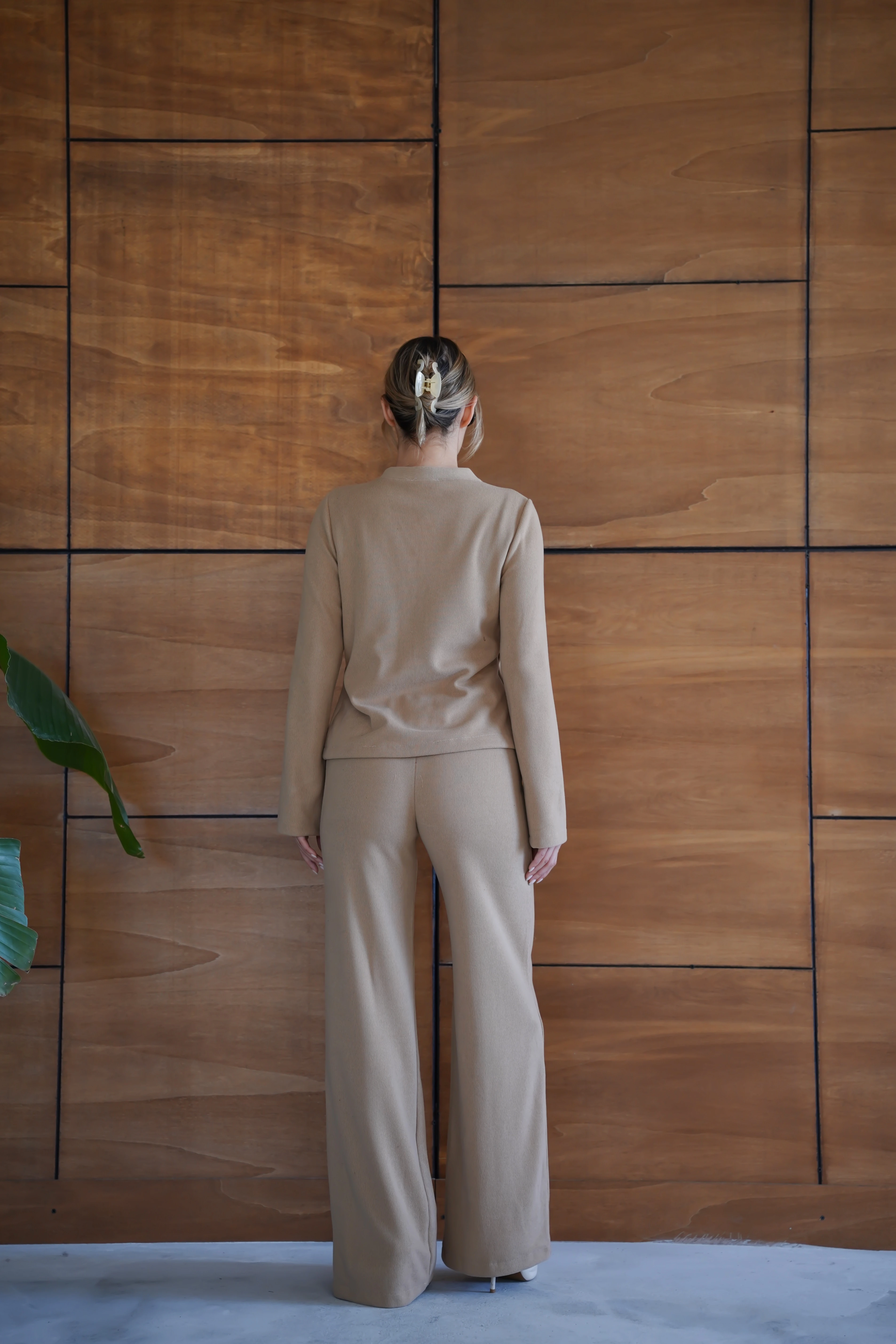 Selanik Kumaş Geniş Paça Düğmeli Ceketli Kadın Takım - Vizon