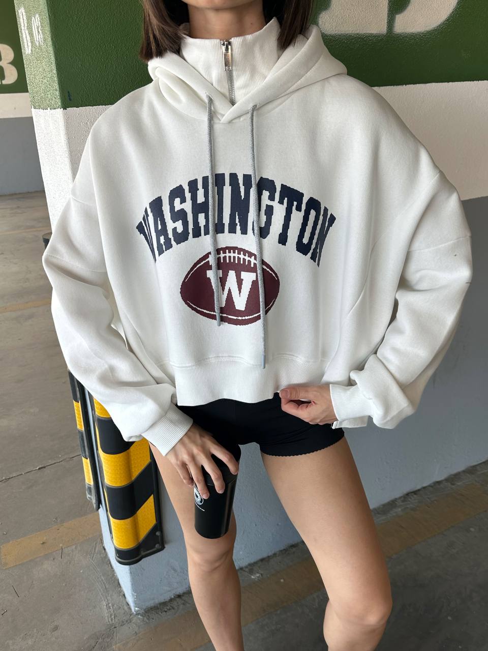 Kadın Kapüşonlu, Dik Yaka Fermuarlı, Crop-Kısa, Bol-Oversize, Önü Yazı Baskılı, Haki, Sweatshirt - BEYAZ