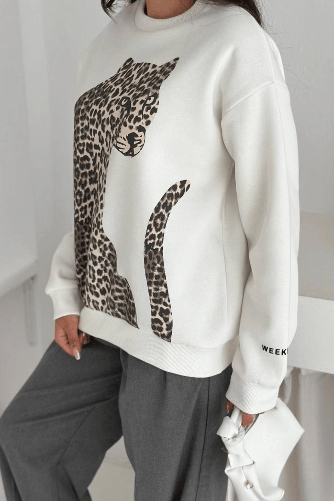 Leopar Baskı Detaylı Sweatshirt Beyaz