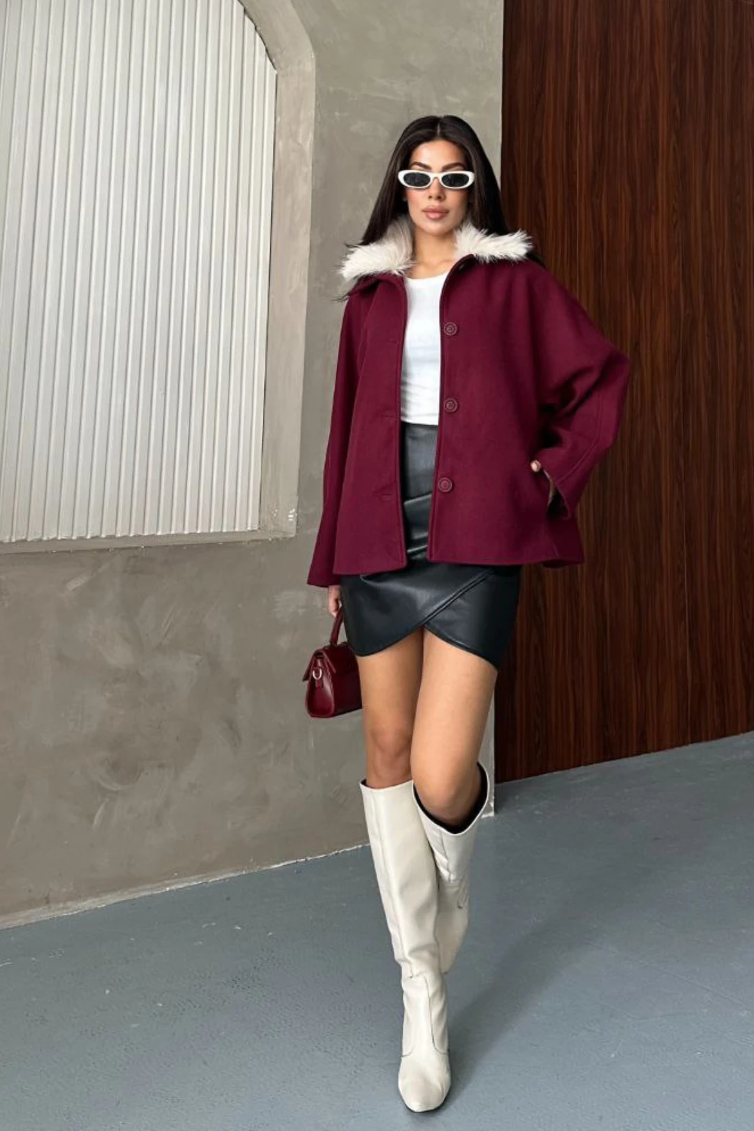 Kadın Bej Kürk Yakalı Kısa Ceket Kaşe Kumaş Oversize Geniş Kol Düğmeli Kışlık - Bordo