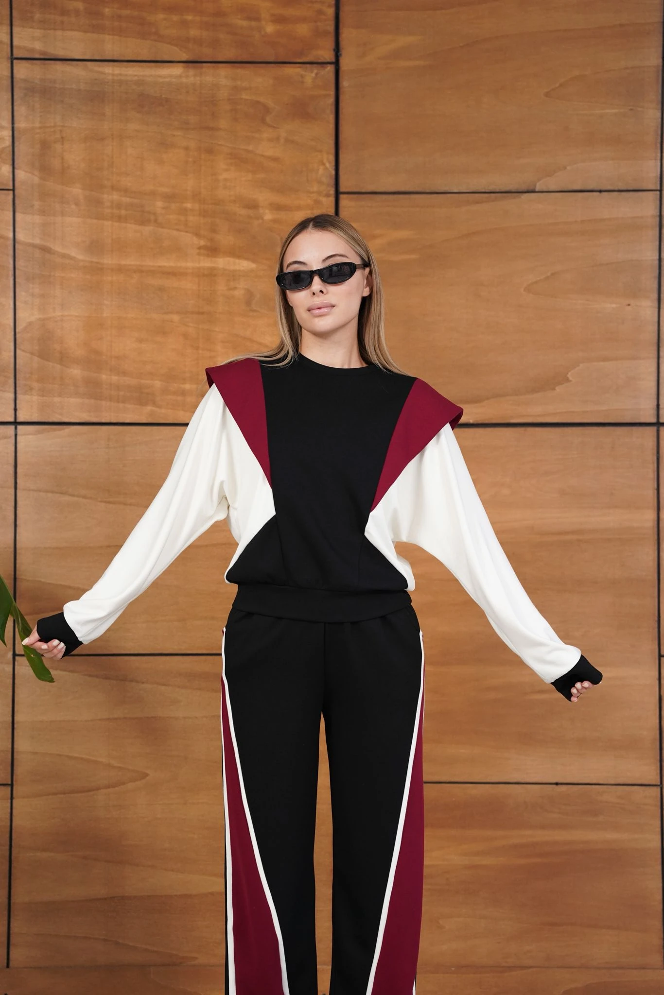 Cemo Renk Bloklu Bordo Siyah Beyaz Spor Takımı - Siyah-Bordo-Beyaz