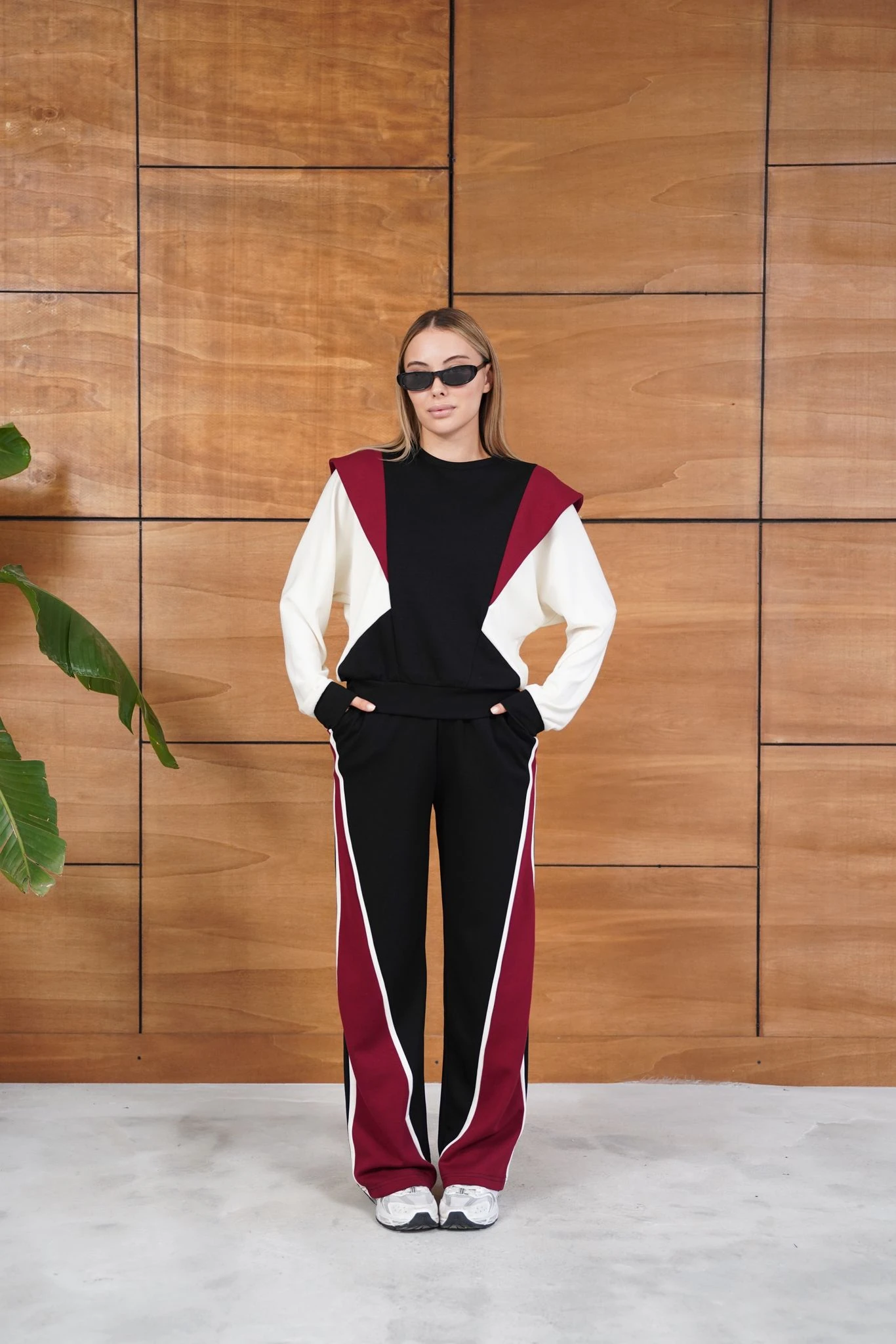 Cemo Renk Bloklu Bordo Siyah Beyaz Spor Takımı - Siyah-Bordo-Beyaz