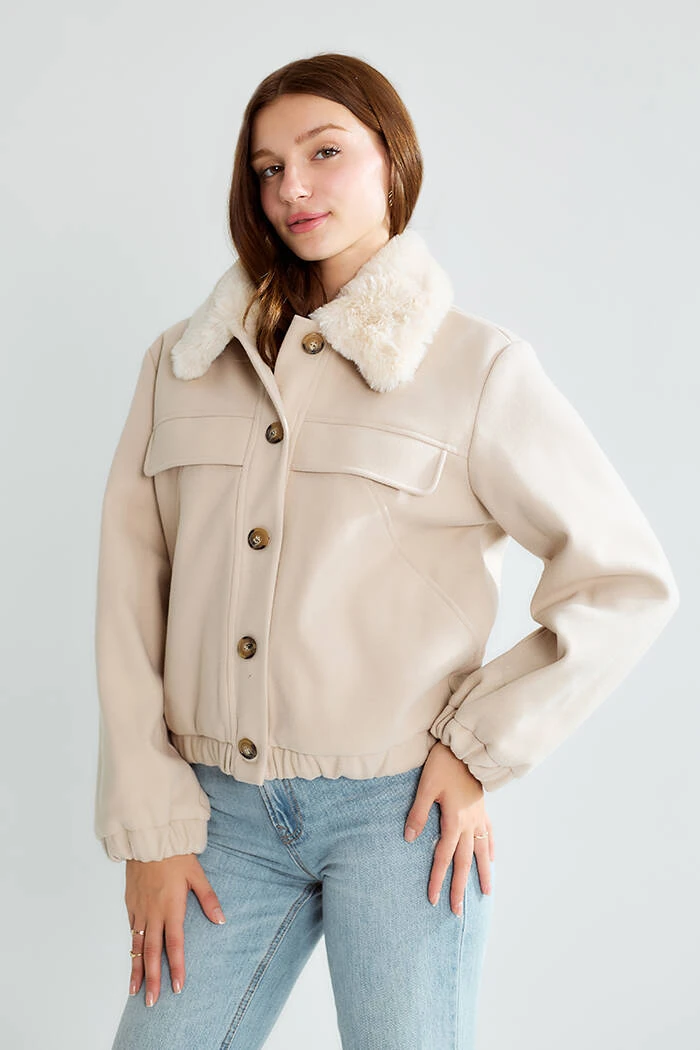 Cemo Kuzu Kürk Yakalı Düğmeli Kısa Suni Deri Ceket