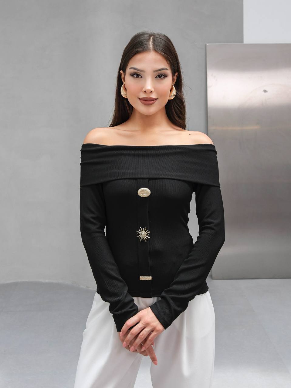MADONNA YAKA ÜÇ DÜĞMELİ BLUZ - Siyah